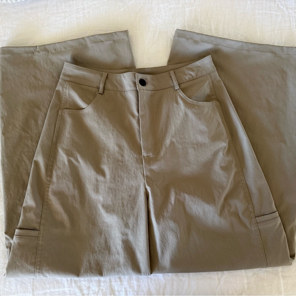 New Wide-Leg Cargo Pants Taupe